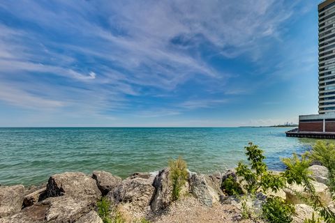 Tiny photo for 6171 N Sheridan Road #806, Chicago, IL 60660 (MLS # 12616977)