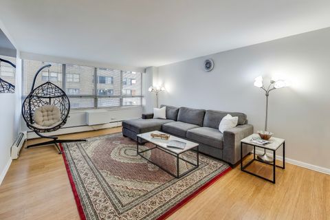 Tiny photo for 6171 N Sheridan Road #806, Chicago, IL 60660 (MLS # 12616977)