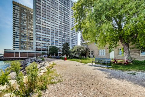 Tiny photo for 6171 N Sheridan Road #806, Chicago, IL 60660 (MLS # 12616977)