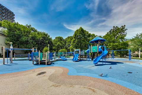 Tiny photo for 6171 N Sheridan Road #806, Chicago, IL 60660 (MLS # 12616977)