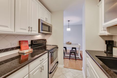 Tiny photo for 6171 N Sheridan Road #806, Chicago, IL 60660 (MLS # 12616977)