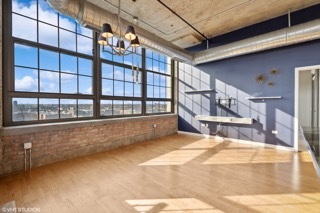 3963 W Belmont Avenue 517