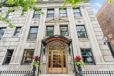 3534 N Lake Shore Drive 6D Chicago IL 60657