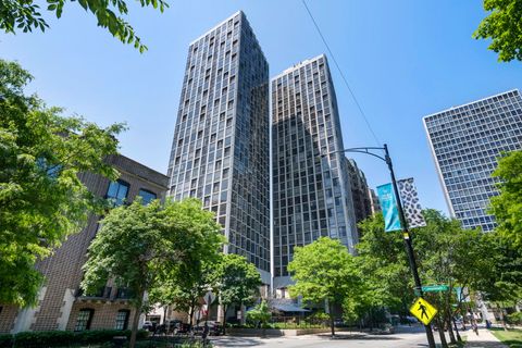 Photo of 345 W Fullerton Parkway #2001, Chicago, IL 60614 (MLS # 12621071)
