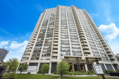 Photo of 3930 N Pine Grove Avenue #2205, Chicago, IL 60613 (MLS # 12473245)