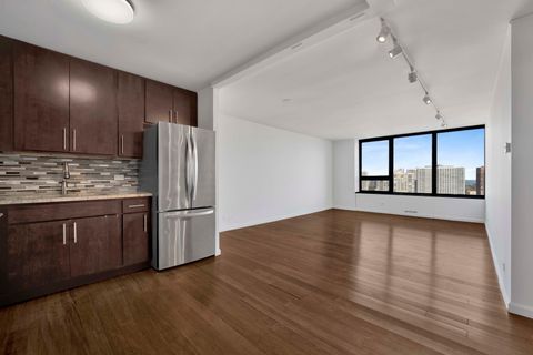 Tiny photo for 3930 N Pine Grove Avenue #2205, Chicago, IL 60613 (MLS # 12473245)
