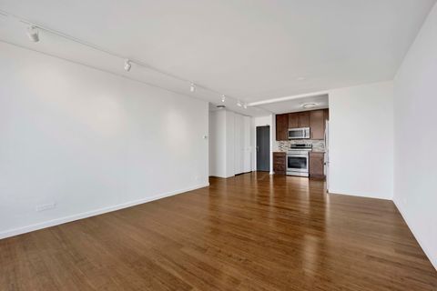 Tiny photo for 3930 N Pine Grove Avenue #2205, Chicago, IL 60613 (MLS # 12473245)