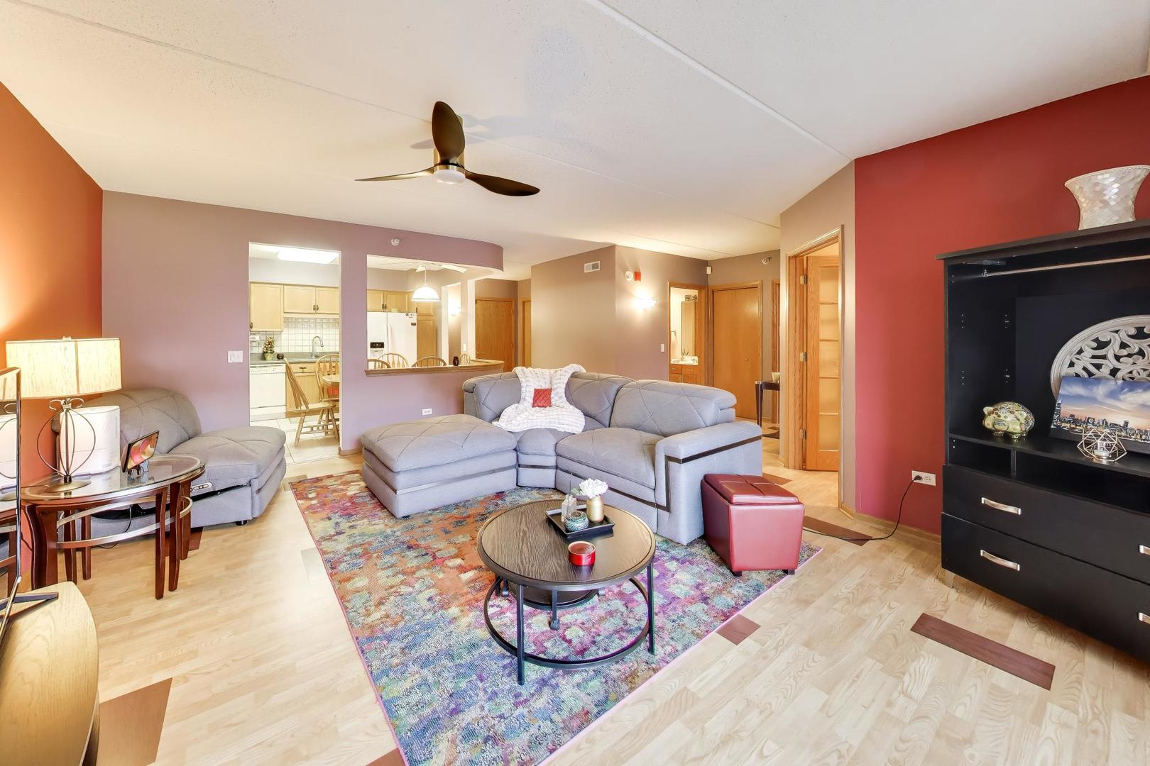 1327 Brown Street 407