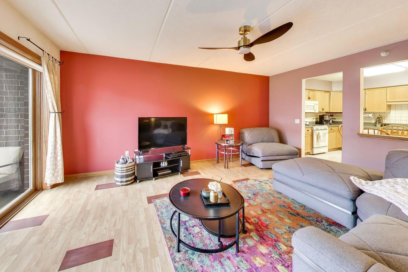 1327 Brown Street 407
