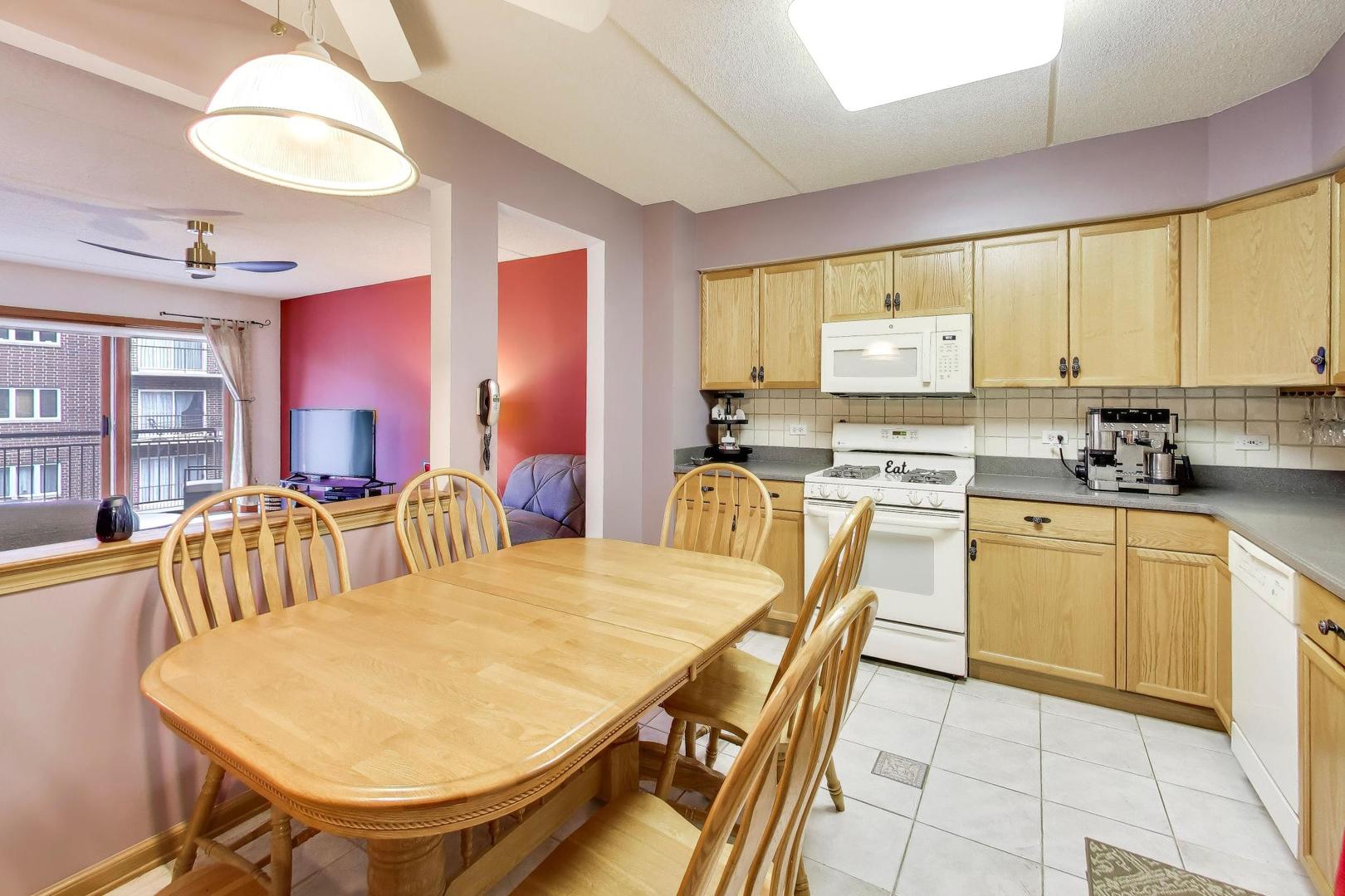 1327 Brown Street 407