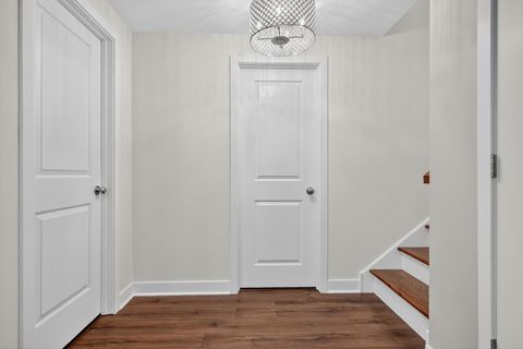 Tiny photo for 5446 W Lunt Avenue, Chicago, IL 60646 (MLS # 12493461)