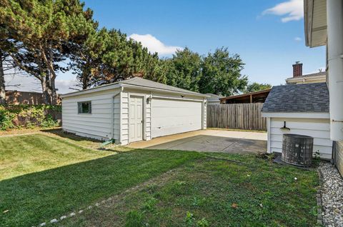 Tiny photo for 5446 W Lunt Avenue, Chicago, IL 60646 (MLS # 12493461)