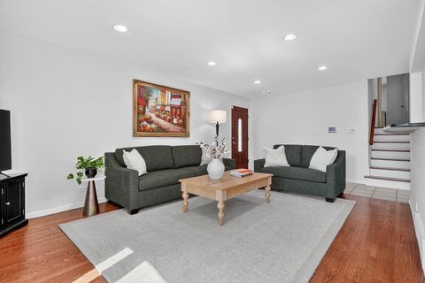 Tiny photo for 5446 W Lunt Avenue, Chicago, IL 60646 (MLS # 12493461)
