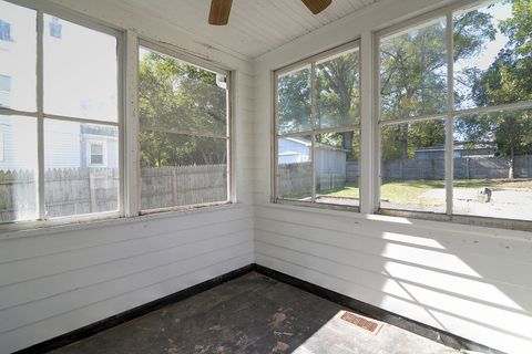 Tiny photo for 717 S Batavia Avenue, Batavia, IL 60510 (MLS # 12500113)