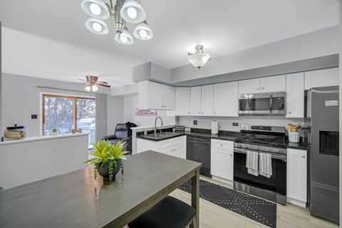 Tiny photo for 15521 Whitehall Lane #68A, Orland Park, IL 60462 (MLS # 12558372)