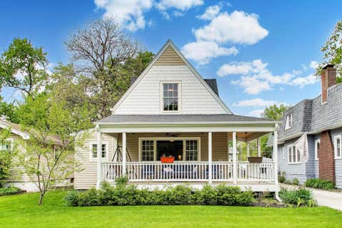 Photo of 18436 Dixie Highway, Homewood, IL 60430 (MLS # 12643730)