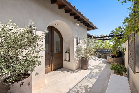 Tiny photo for 1380 Summitridge Place, Beverly Hills, CA 90210 (MLS # 12767895)
