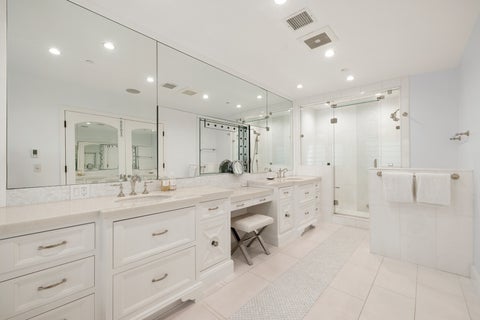 Tiny photo for 1380 Summitridge Place, Beverly Hills, CA 90210 (MLS # 12767895)