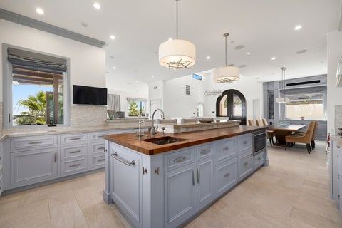 Tiny photo for 1380 Summitridge Place, Beverly Hills, CA 90210 (MLS # 12767895)