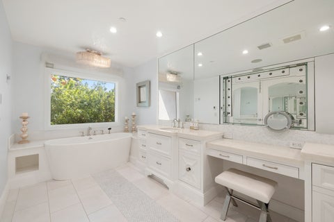 Tiny photo for 1380 Summitridge Place, Beverly Hills, CA 90210 (MLS # 12767895)