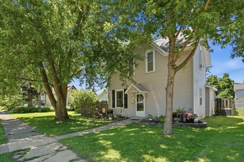 Tiny photo for 2626 N 3rd Street, Clinton, IA 52732 (MLS # 12682483)