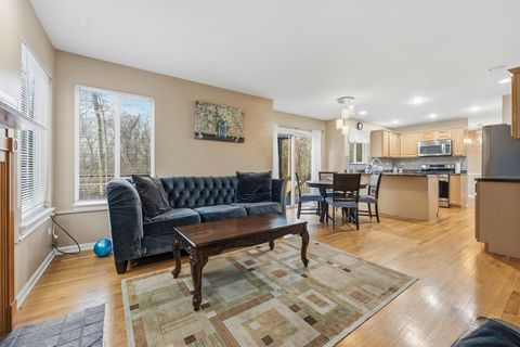 Tiny photo for 138 Emerald Drive, Streamwood, IL 60107 (MLS # 12595359)