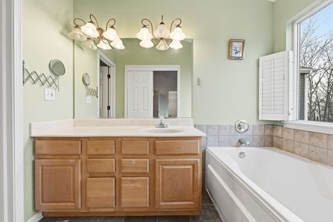 Tiny photo for 138 Emerald Drive, Streamwood, IL 60107 (MLS # 12595359)