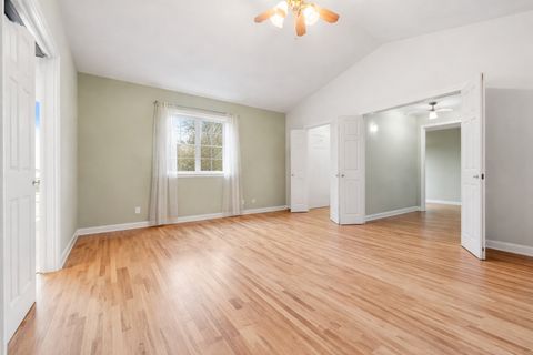 Tiny photo for 138 Emerald Drive, Streamwood, IL 60107 (MLS # 12595359)