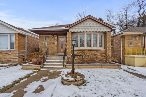 8955 S Essex Avenue Chicago IL 60617