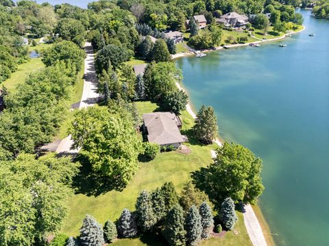 Tiny photo for 2720 N Bayview Lane, McHenry, IL 60051 (MLS # 12684525)