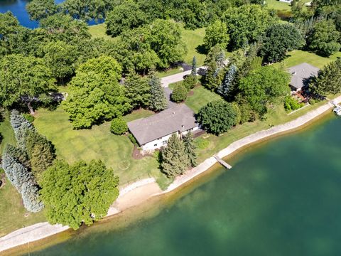 Tiny photo for 2720 N Bayview Lane, McHenry, IL 60051 (MLS # 12684525)
