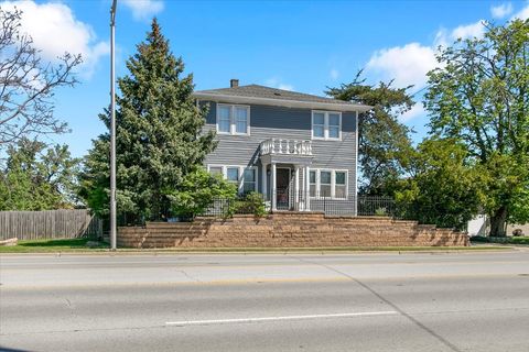 Photo of 4108 W 103RD Street, Oak Lawn, IL 60453 (MLS # 12630771)