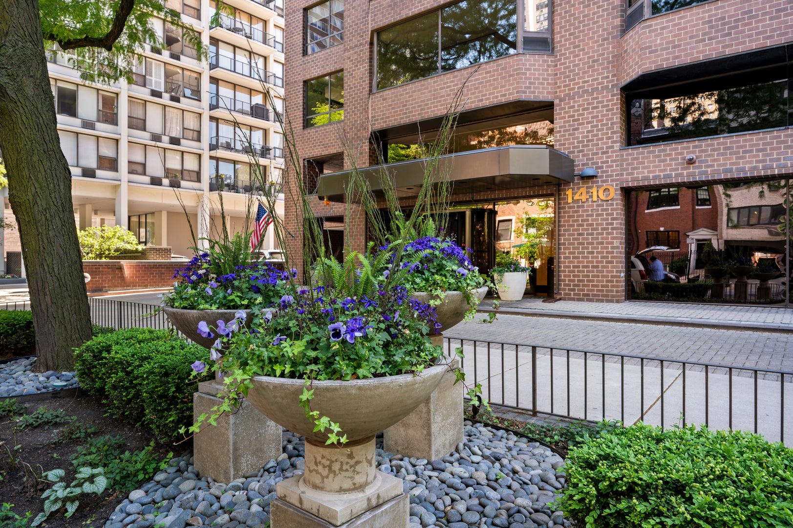 1410 N State Parkway 27B