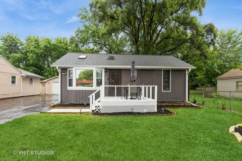 Photo of 1506 N River Road, McHenry, IL 60051 (MLS # 12470426)