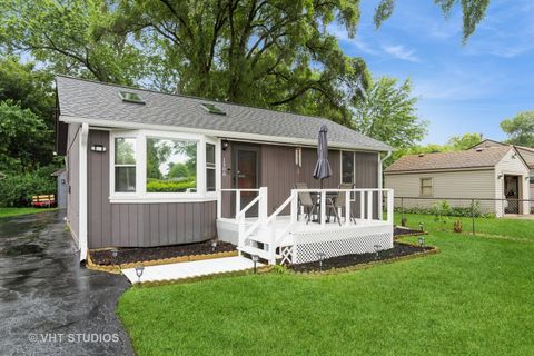 Tiny photo for 1506 N River Road, McHenry, IL 60051 (MLS # 12470426)