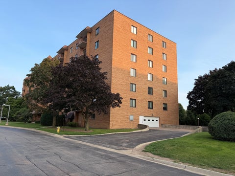Tiny photo for 1717 W crystal Lane #712, Mount Prospect, IL 60056 (MLS # 12728325)