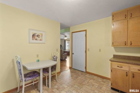 Tiny photo for 4123 N LINWOOD Avenue, Davenport, IA 52806 (MLS # 12592138)