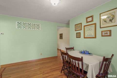 Tiny photo for 4123 N LINWOOD Avenue, Davenport, IA 52806 (MLS # 12592138)