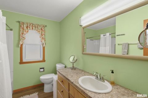 Tiny photo for 4123 N LINWOOD Avenue, Davenport, IA 52806 (MLS # 12592138)