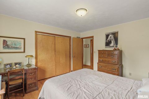 Tiny photo for 4123 N LINWOOD Avenue, Davenport, IA 52806 (MLS # 12592138)