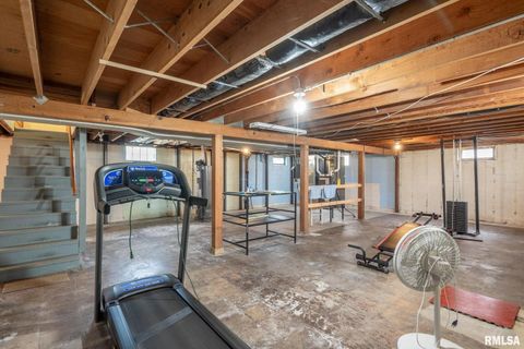 Tiny photo for 4123 N LINWOOD Avenue, Davenport, IA 52806 (MLS # 12592138)