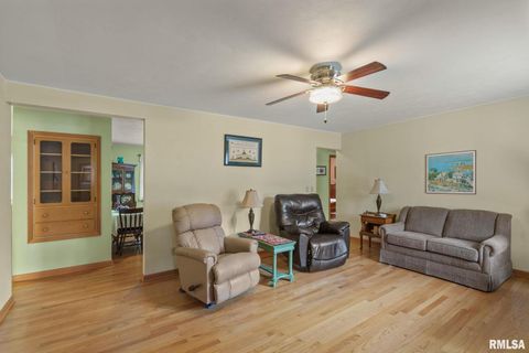 Tiny photo for 4123 N LINWOOD Avenue, Davenport, IA 52806 (MLS # 12592138)