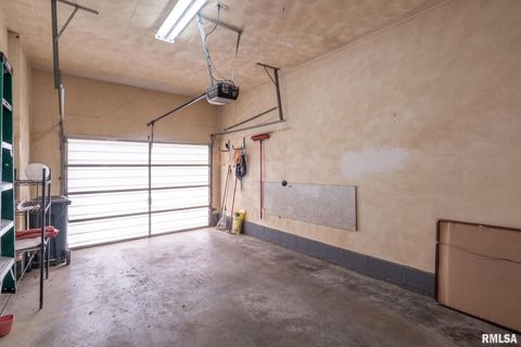 Tiny photo for 4123 N LINWOOD Avenue, Davenport, IA 52806 (MLS # 12592138)