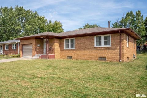 Tiny photo for 4123 N LINWOOD Avenue, Davenport, IA 52806 (MLS # 12592138)