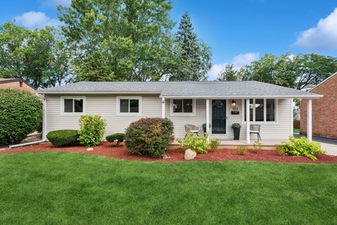 Photo of Glendale Heights, IL 60139 (MLS # 12749439)