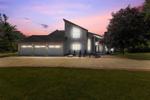 Photo of 8920 Royal Drive, Burr Ridge, IL 60527 (MLS # 12748068)