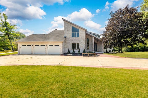 Tiny photo for 8920 Royal Drive, Burr Ridge, IL 60527 (MLS # 12748068)