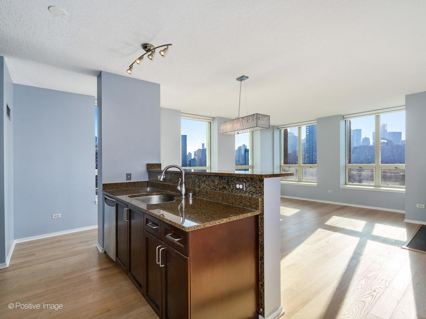 600 N KINGSBURY Street 1603