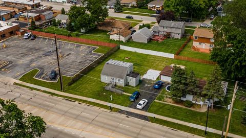 Tiny photo for 8638 Central Avenue, Burbank, IL 60459 (MLS # 12689591)