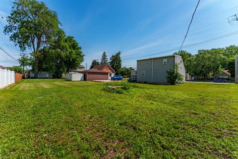 Tiny photo for 8638 Central Avenue, Burbank, IL 60459 (MLS # 12689591)
